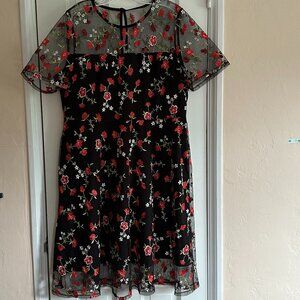 Embroidered Mesh Black/Red/White Short Sleeve Lined Dress, Size: 14